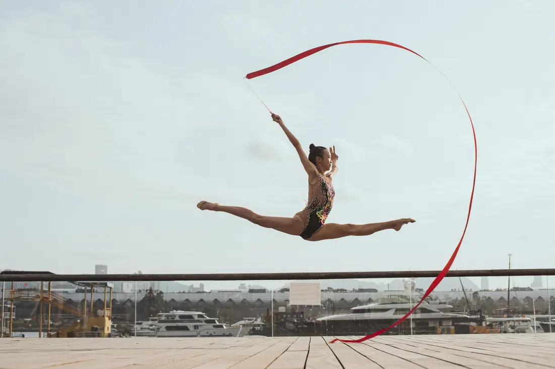 Ribbon leap by the harbour