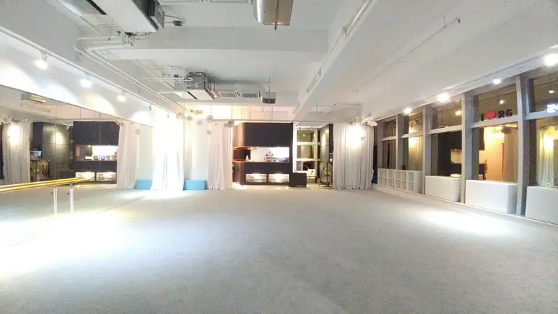 Expansion: 2,000 sq. ft. Grade A commercial building at Shing Yip Street